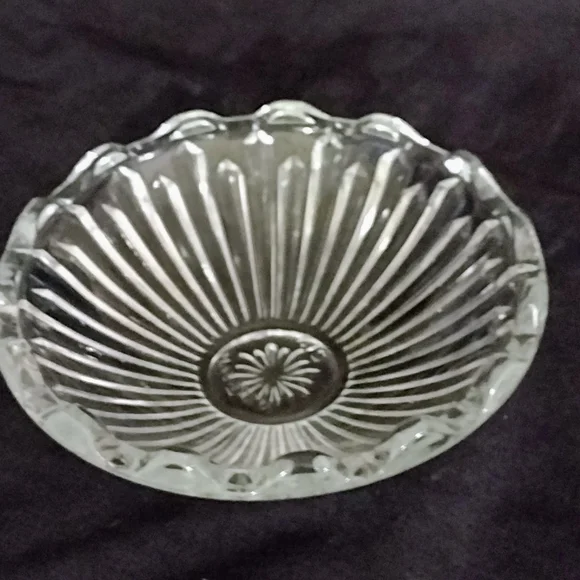 Vintage stamped glass set - Picture 6 of 8